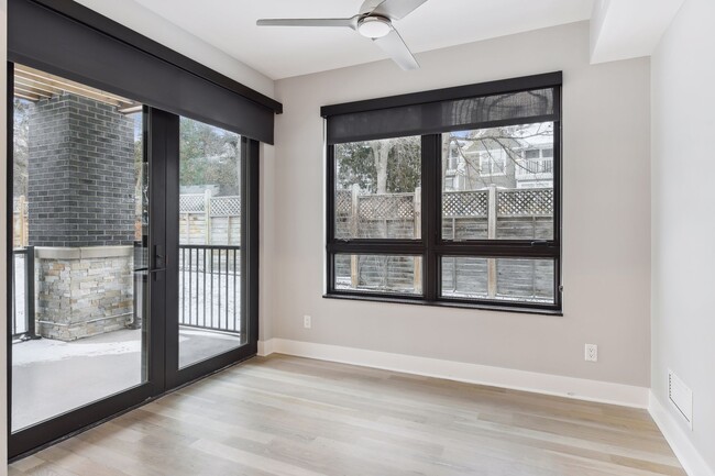 Sun room with access to the balcony - 222 Ferndale Rd S