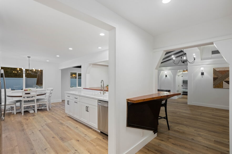 Building Photo - 19119 Ingomar St