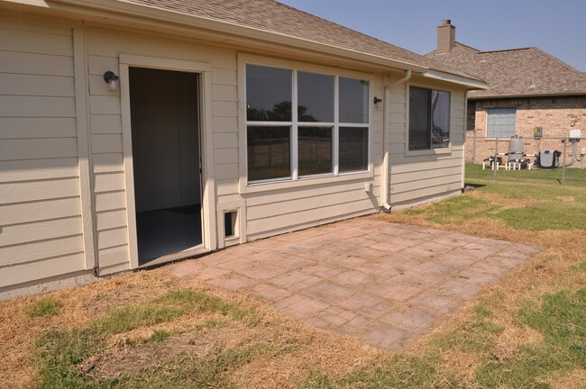 Building Photo - 705 Katy Ln