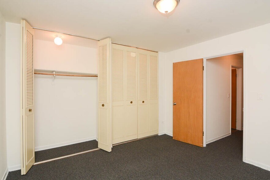 Building Photo - 520 W Aldine Ave