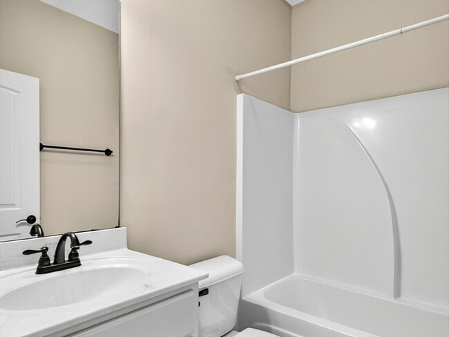 Building Photo - 110 Velena St