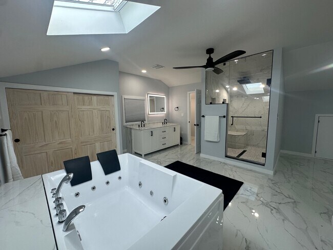 Building Photo - 595 Kingfisher Cir