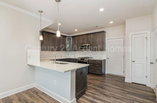Building Photo - 43347 Goshen Run Sq