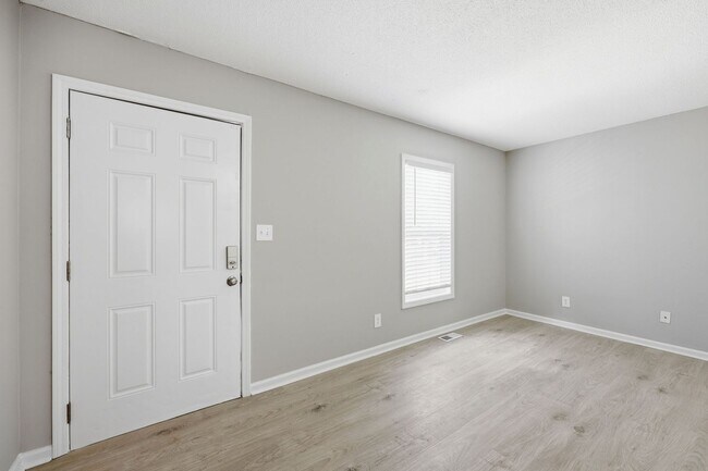 Building Photo - 4800 Hoyle Dr