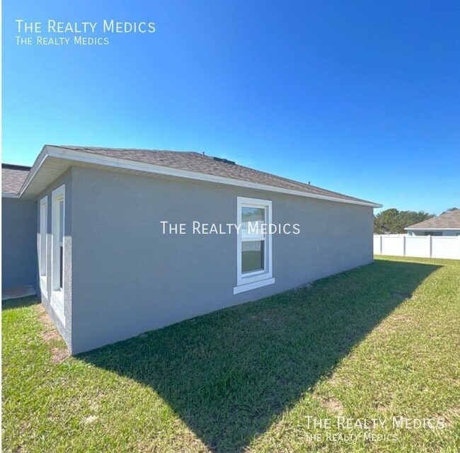 Building Photo - 15688 SW 37th Ave