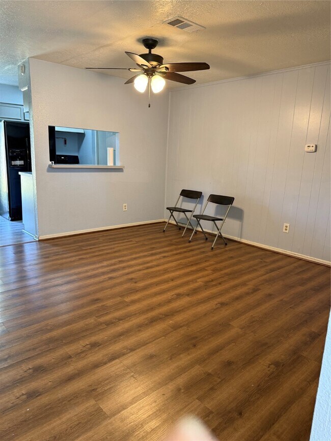 Building Photo - 3122 Trail Lake Dr