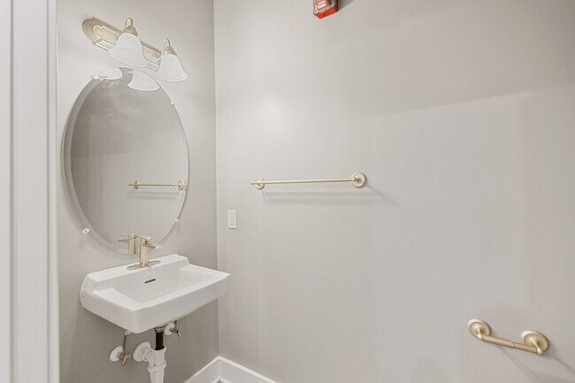 Interior Photo - 170 West Washington