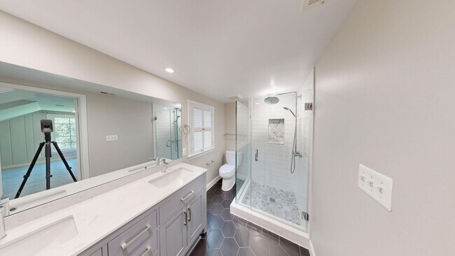Building Photo - Updated  4/3.5 Farmhouse in Bethesda on Private, 1.5 Acre Lot