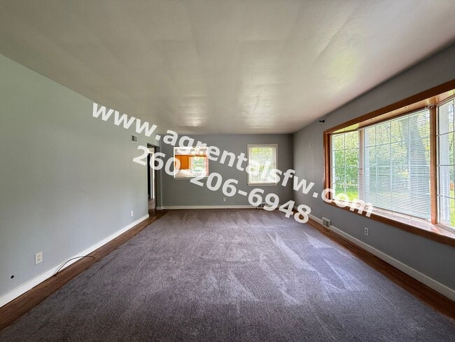 Building Photo - 3 Bedroom House