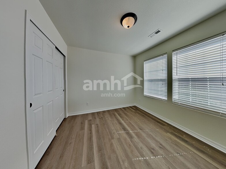 Building Photo - 3713 Winter Sun Dr