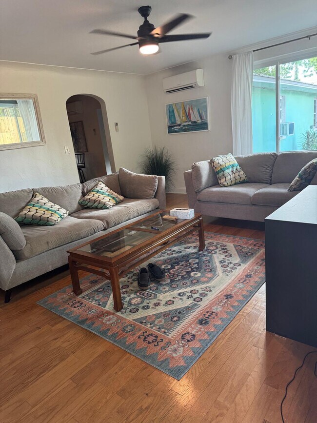 Building Photo - 521-512 12th Ave N