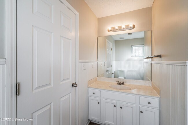 Building Photo - 12008 Valley Meadow Way