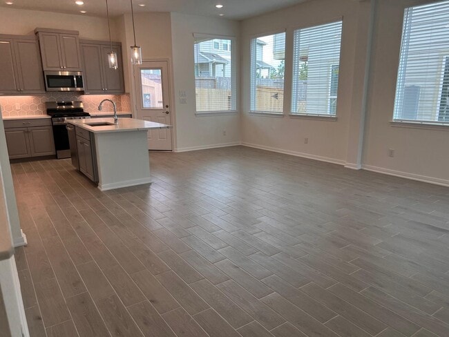 Building Photo - 126 W Coralburst Lp