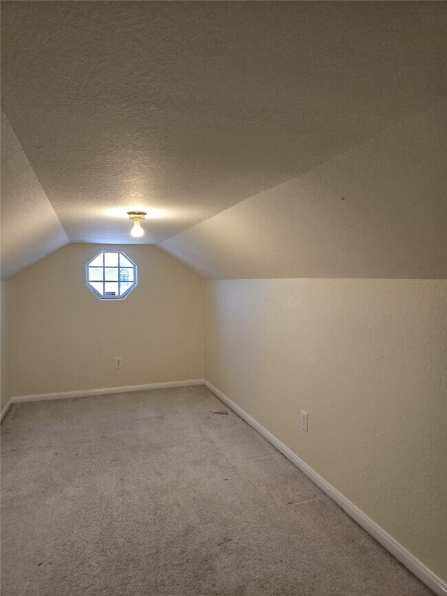 Building Photo - 11114 Opatrny Meadows Ln