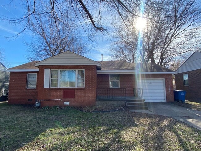 Primary Photo - 3 Bedroom house near TU!!!