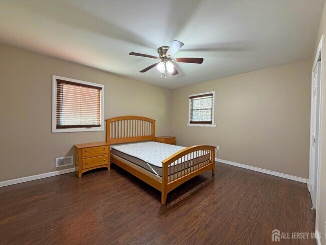 Building Photo - 7 Joseph Ct