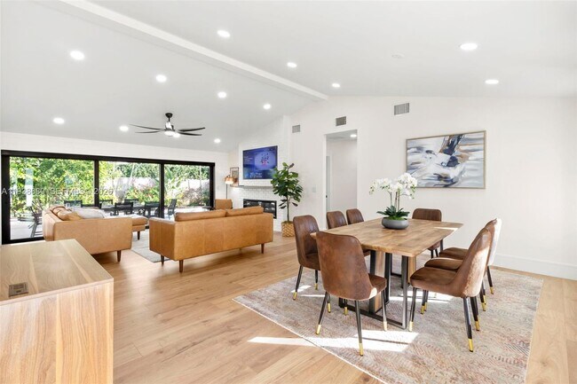 Building Photo - 3540 NE 28th Ave