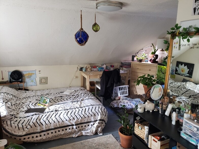 Building Photo - 48 Fourth St