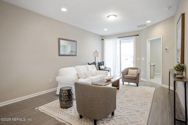 Building Photo - 698 Cherry Elm Dr