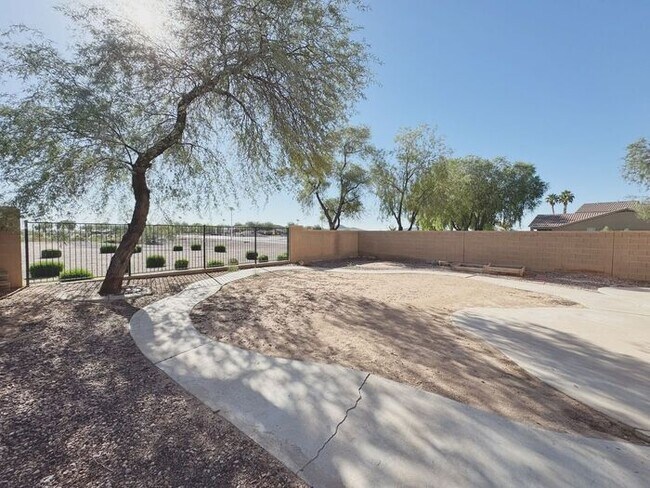 Building Photo - MOVE IN SPECILAS!! 5BD 3BA IN JOHNSON RANC...