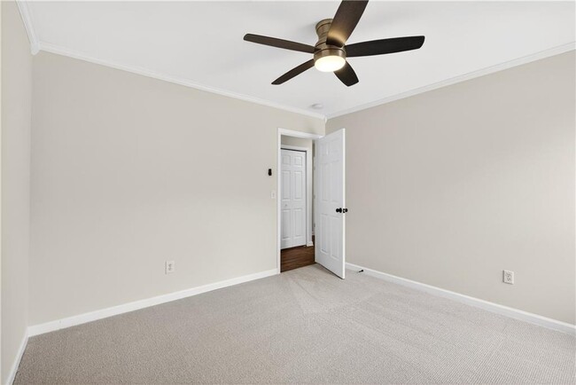 Building Photo - 4933 Dana Dr NE