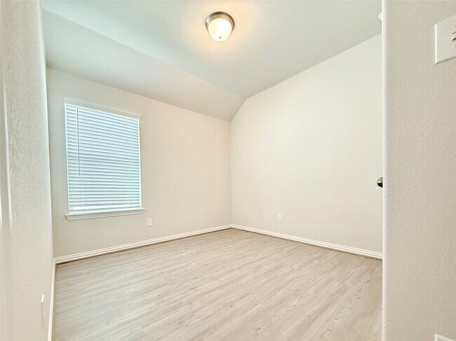 Building Photo - 22858 Ephesus Ave