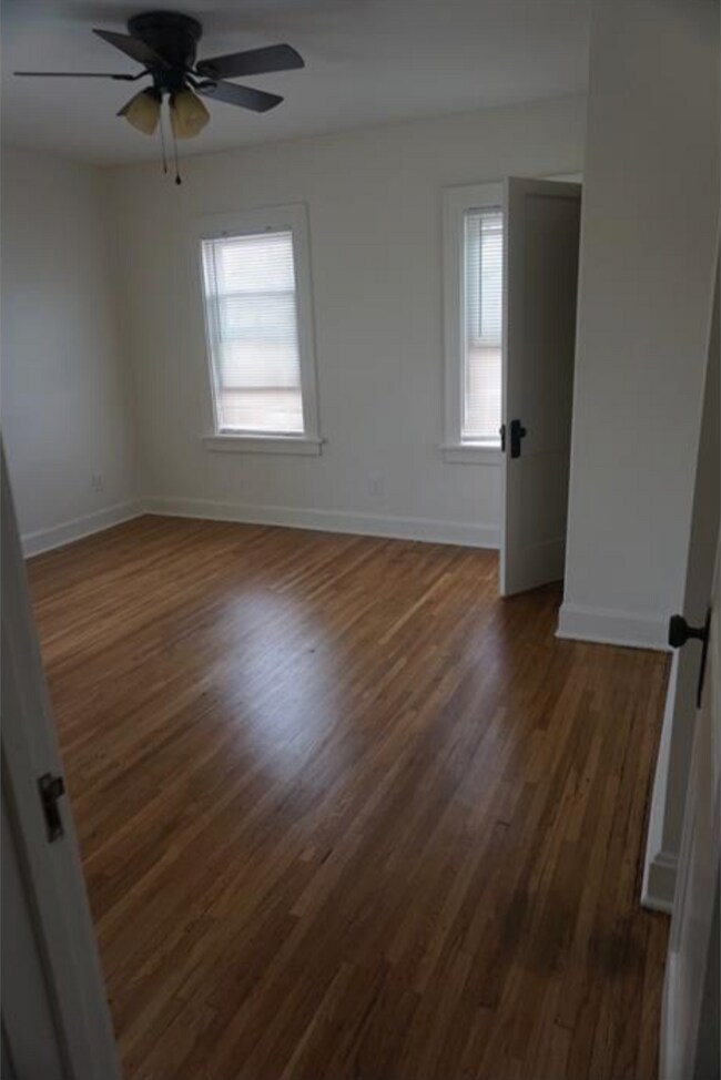 Building Photo - 1383 E Hudson St