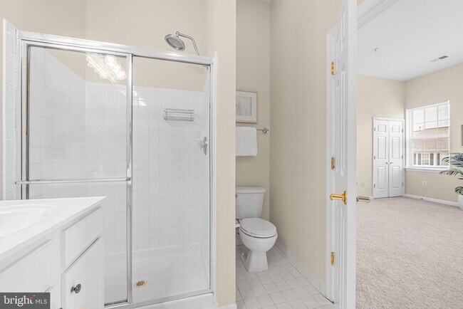 Building Photo - 631 Gatestone St