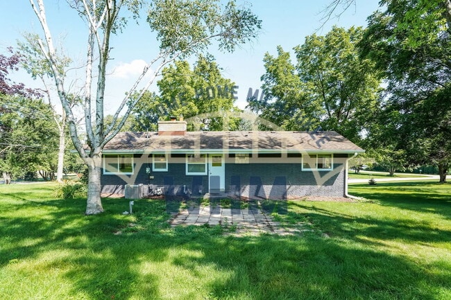Building Photo - 18365 W Arden Ave