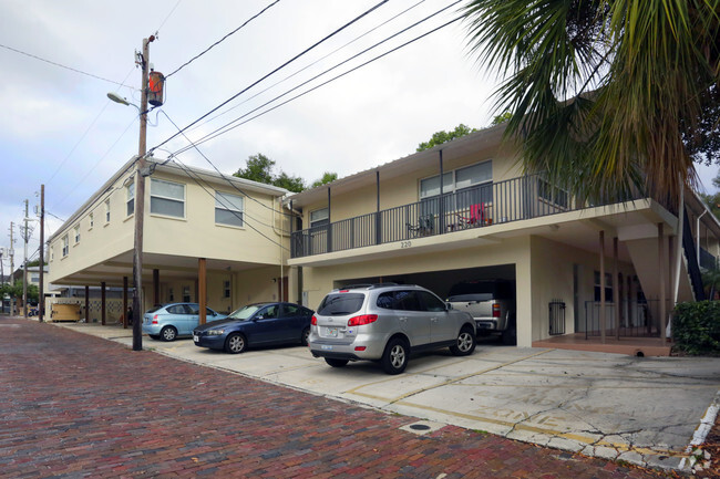 Building Photo - The Siena Downtown Condominium