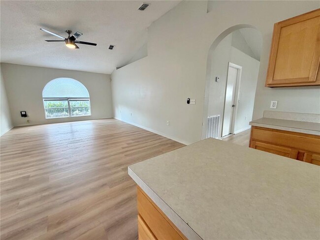 Building Photo - 12052 Villa Rd