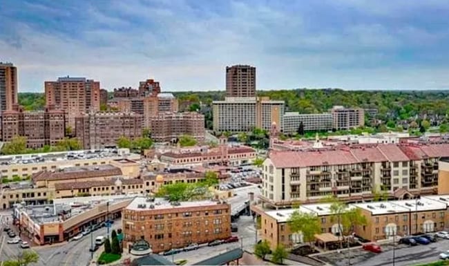 Building Photo - 4545 Wornall Rd