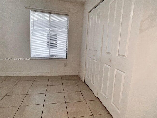 Building Photo - 1701 SW 83rd Terrace