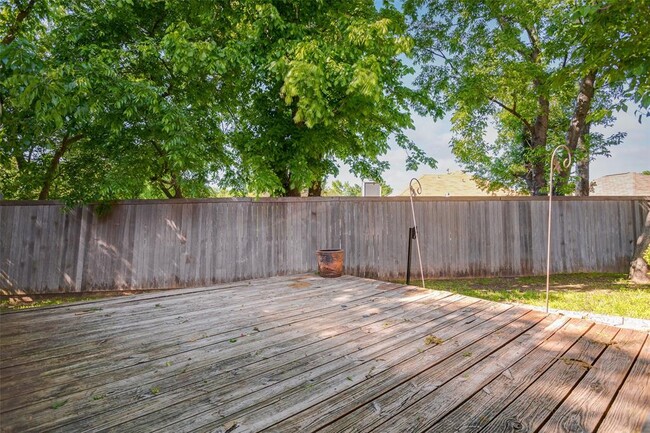 Building Photo - 1106 Lockridge-