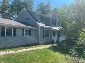 Building Photo - 11 Pinecrest Dr