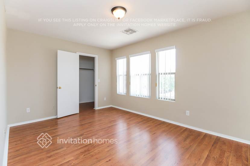 Building Photo - 11051 E Flower Ave