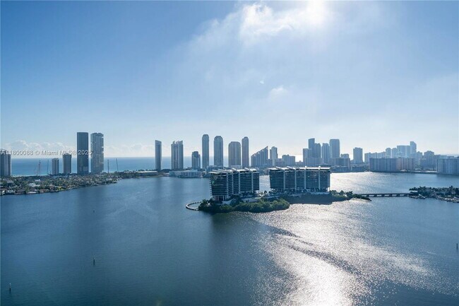 Building Photo - 3330 NE 190th St