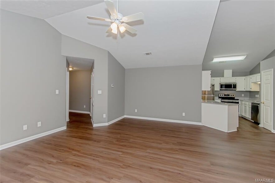 Building Photo - 189 S Burbank Dr