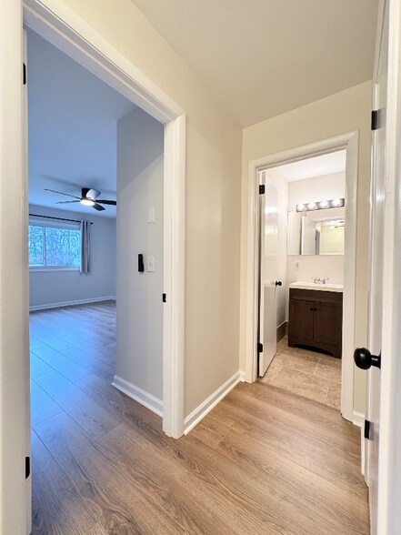 Building Photo - 613 Hillsboro Rd