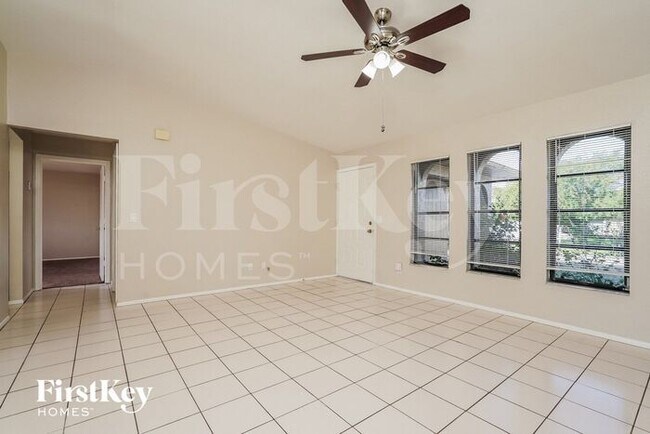 Building Photo - 241 SE 1st Ave