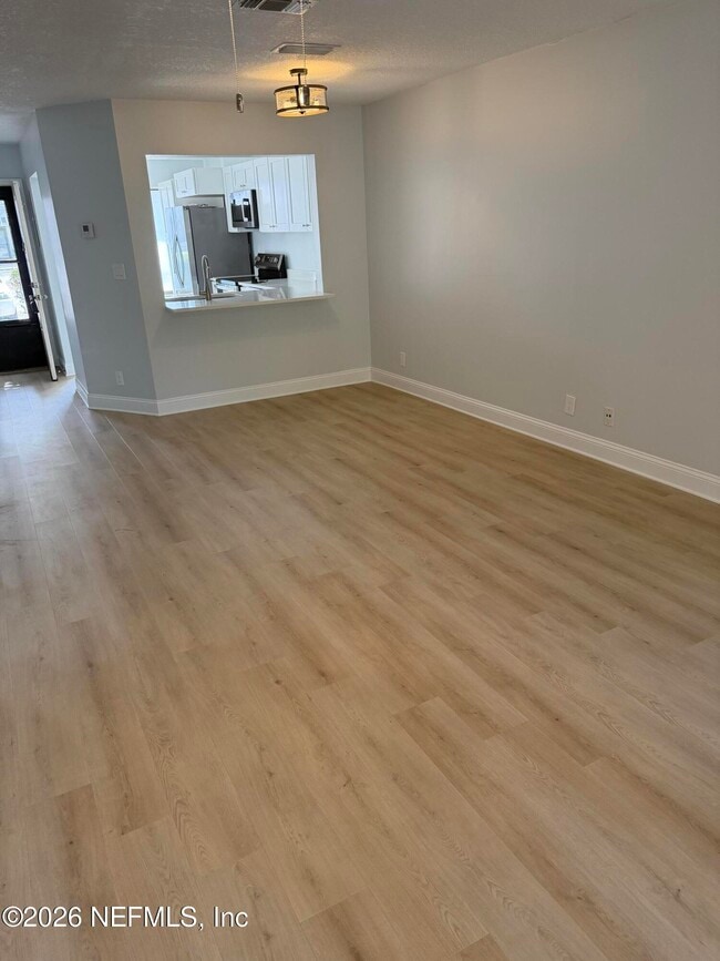 Building Photo - 7701 Baymeadows Cir W