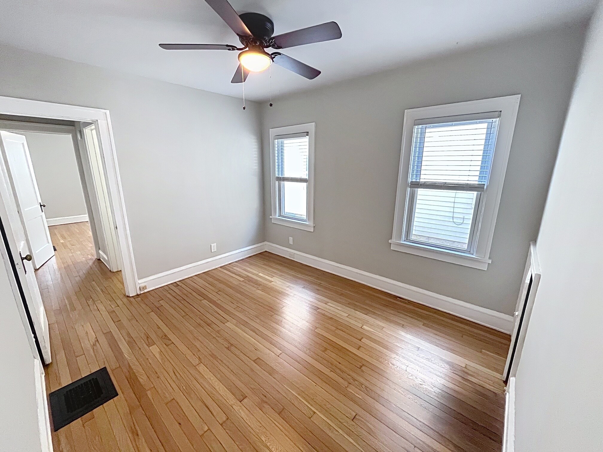 Building Photo - 1307 Edanola Ave