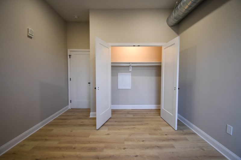 Building Photo - 1030 N 48th St