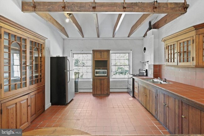 Building Photo - 317 Cameron St