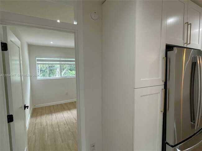 Building Photo - 6310 SW 79th St