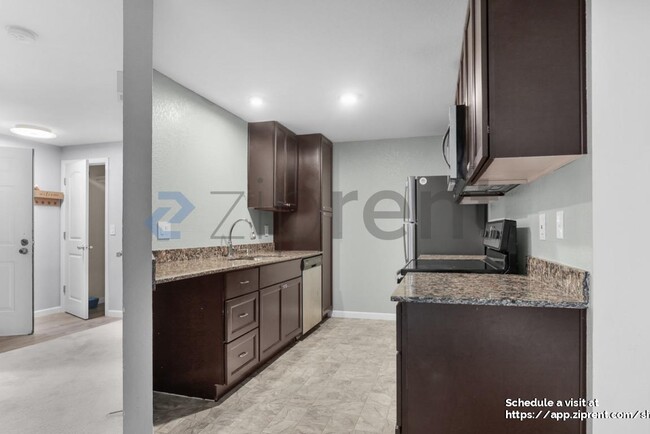 Primary Photo - 9917 Holly Dr