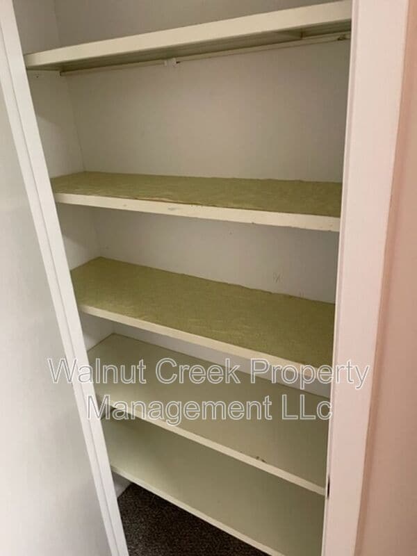 Building Photo - 5520 Beavercrest Dr