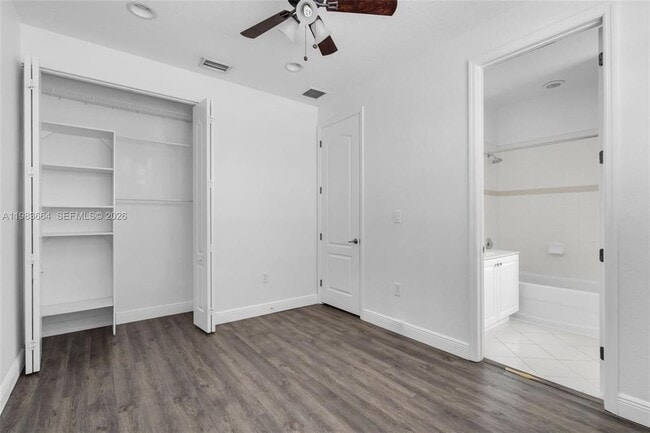 Building Photo - 624 SW 147th Ave