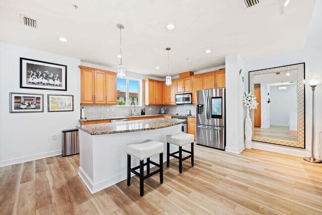 Building Photo - 2001 Coral Heights Blvd