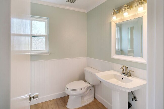 Building Photo - 6726 Calvine Rd